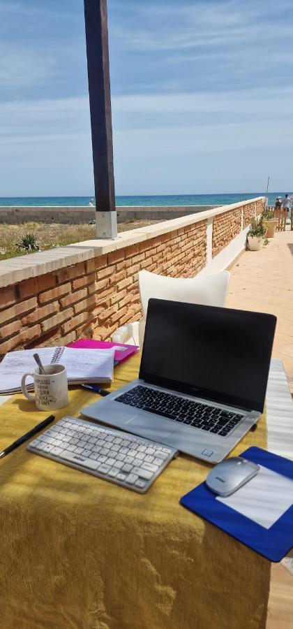 Apartamento La Mata Primera Linea De Playa Torrevieja Habitación foto